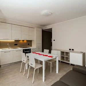  Dom wakacyjny Lake Como Apartments