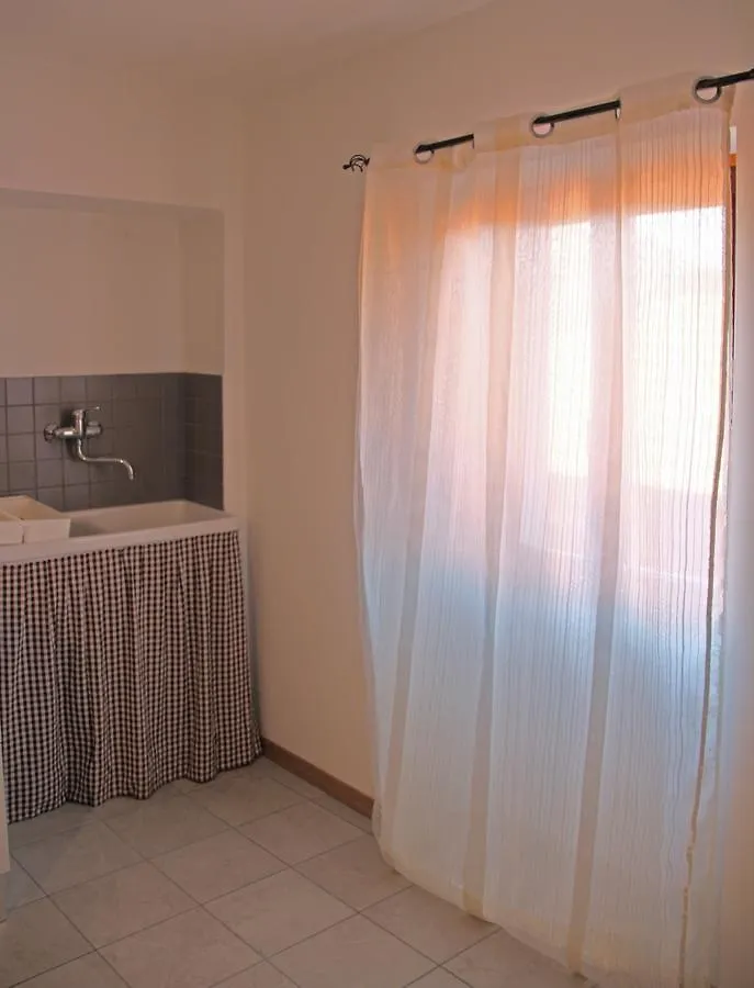 La Rotonda Apartments By Gardadomusmea Italy